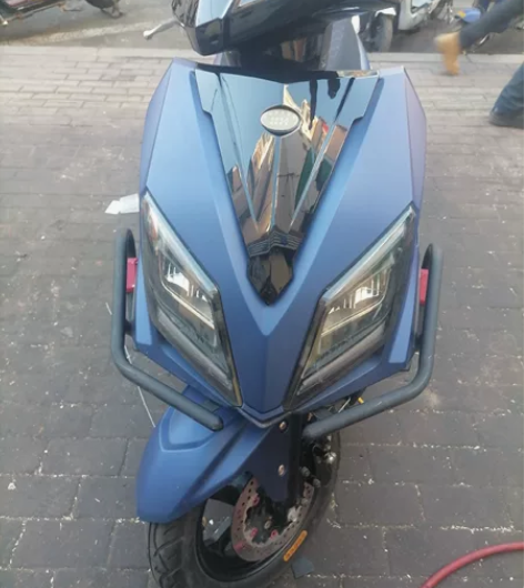 坤豪牌UY125电喷踏板摩托车，21年10...