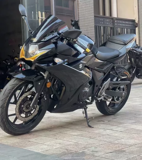 20年7月 铃木gsx250，高配带ABS...