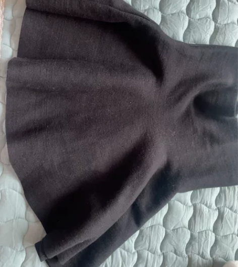 黑色 针织 A字裙 感兴趣的话点“我想要”...