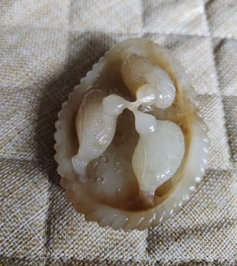 和田玉丶玉雕丶＜连升三级＞ 感兴趣的朋友一...