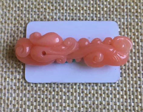 古龙小挂坠 颜色品质细节如图所示 感兴趣的...