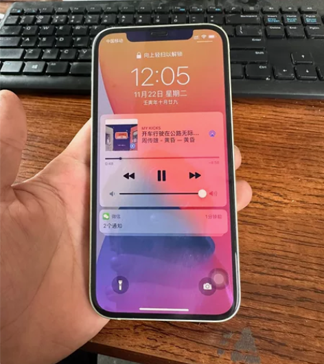 iPhone 12 国行 64g 绿色。成...