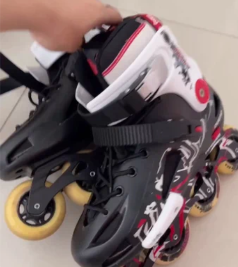 美洲狮溜冰鞋轮滑鞋成人直排轮套装成年旱冰鞋...