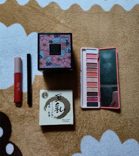 美妆彩妆化妆品免费送付邮送,图中蘑菇气垫余...