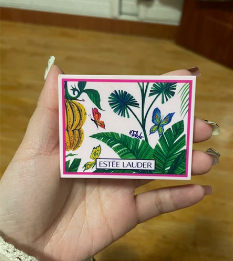 雅诗兰黛修容 仅试用 感兴趣的话点“我想要...