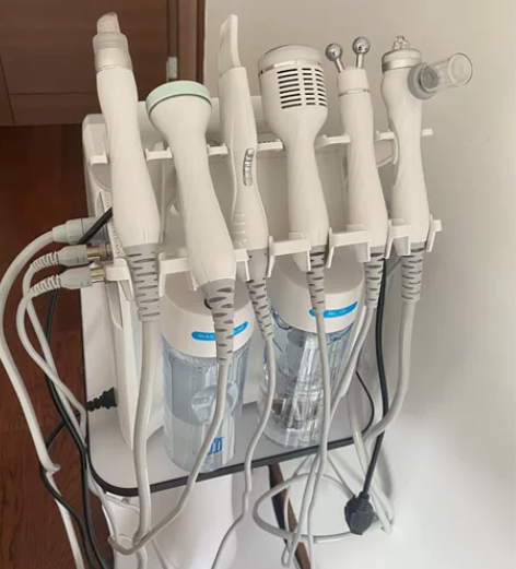 小气泡三代综合美容仪，原价2580 现转让...