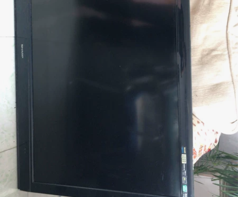 52寸夏普电视 成色一般 新换的灯条 没遥...