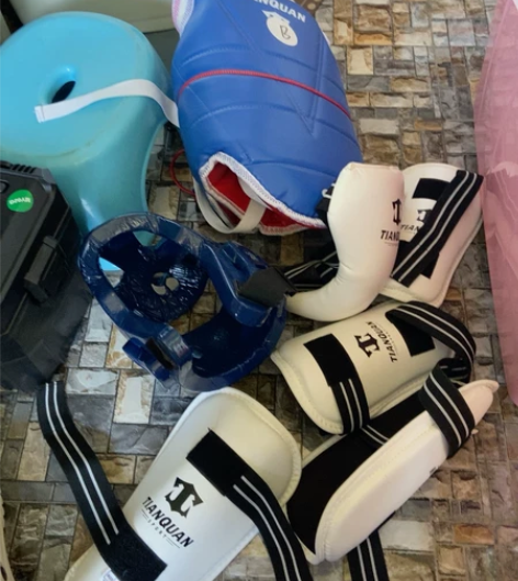 跆拳道护具。 适合男孩 1.5-1.6...