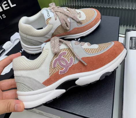 小香家最美运动鞋女,休闲鞋。 感兴趣的话点...