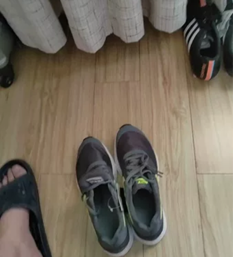 日本带回nike女跑鞋，全新保真，无盒40...