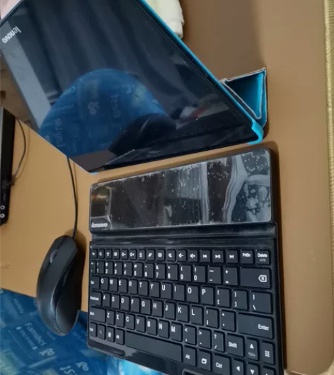 联想平板，型号再图片里，蓝牙键盘，全部原装...