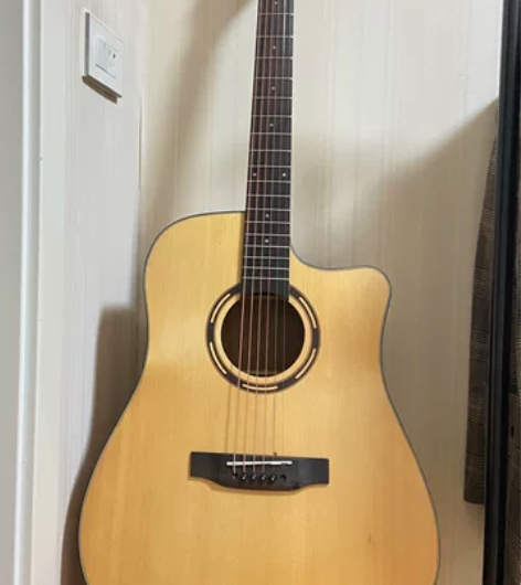 吉他新手[破涕为笑] 99成新，弹过2次，...