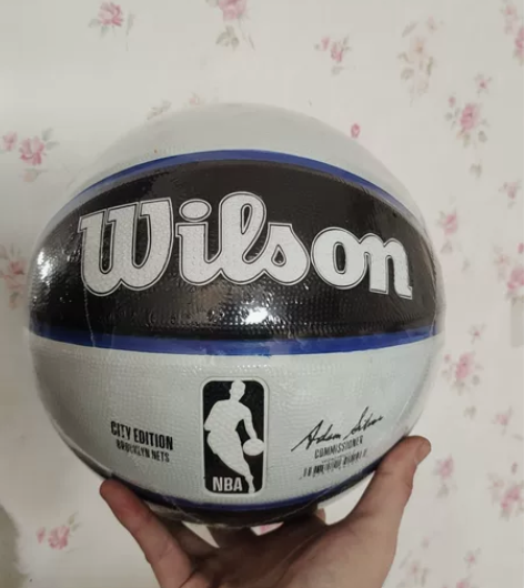 威尔胜7号橡胶篮球全新正品保证。赠网兜球针...