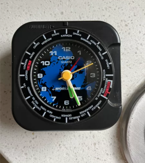 卡西欧 表 可闹钟 走时非常准，外观奇特，...