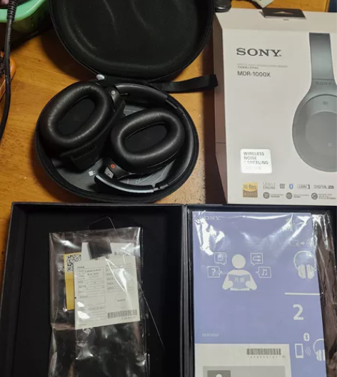 Sony mdr1000x耳机转卖，九成新...