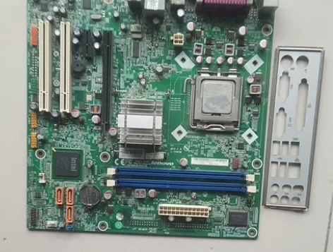 联想L-lG41M主板，内存 DDR3插槽...