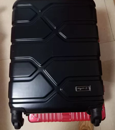 全新品牌拉杆箱闲置 感兴趣的话点“我想要”...