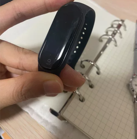 小米手环5 闲置出，性价比智能手环轻微划痕...
