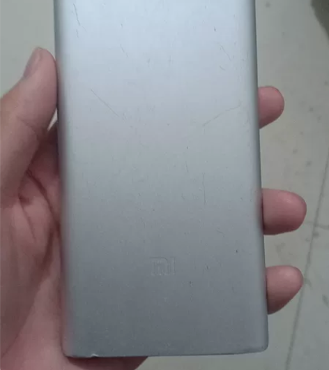 小米充电宝，样貌不怎么好看 ，支持闪充，想...