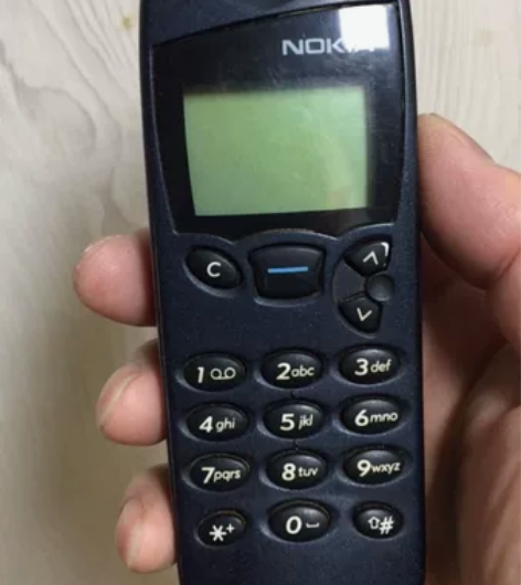 诺基亚5110品相完好电池报废，详情看视频...