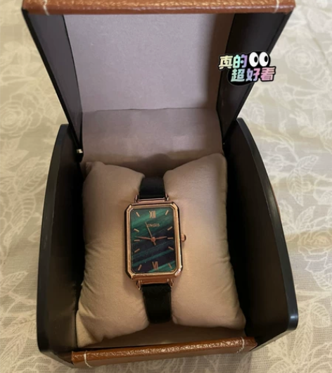 香港周六福小绿表  如图 全新 带标签礼盒...