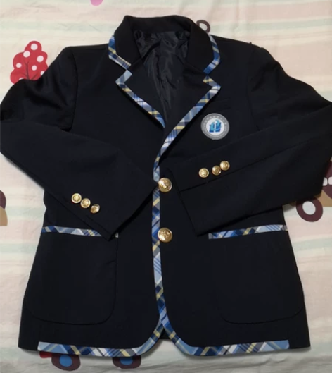 海曙中心小学校服西装,全新,一次也没穿过就...