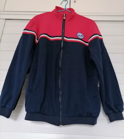 武汉市洪山区卓刀泉中学张家湾分校校服，去年...