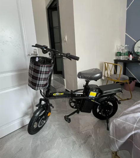 有需要便捷出行工具吗 电瓶可拆充电几乎全新...