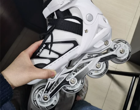 轮滑鞋成人溜冰鞋儿童初学者可调码直排轮男女...