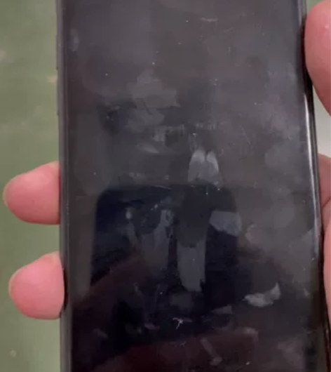 苹果8黑国行 64g  备用机  前面能看...