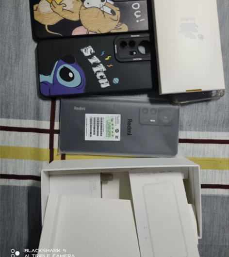 红米k50至尊版，12+256，黑色99新...