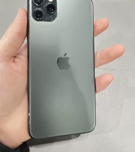 11promax256国行成色新，有一点小...