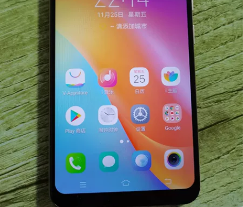 vivo y81s，3G运存64G内存，屏...