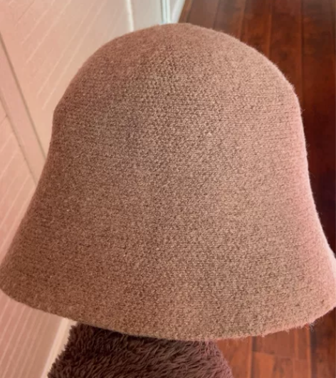 女士纯羊毛奶茶色渔夫帽 均码 戴着比较保暖...