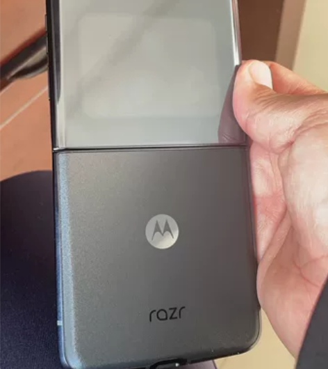 摩托罗拉刀锋2022款，配置8G256内存...