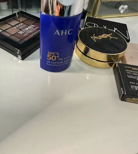 AHC防晒 据说防晒效果特别好还没有用过男...