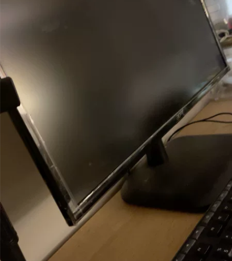 台式机 电脑 2200 多华强北配的 机子...