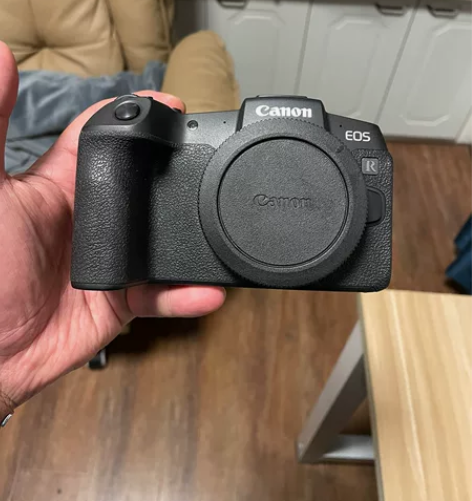 出一个几乎全新的佳能EOS RP 港行 买...