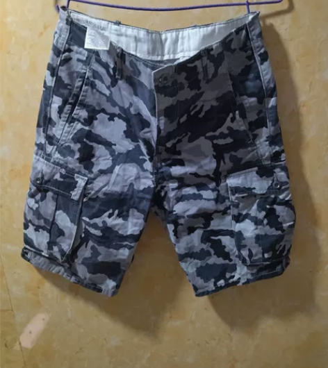 李威斯男士17076A短裤九成新正品 感兴...