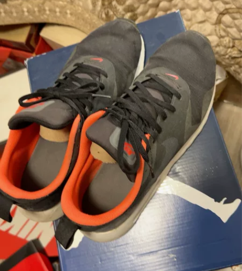 耐克运动鞋 闲置 特价处理 没刷 有嗲脏 ...