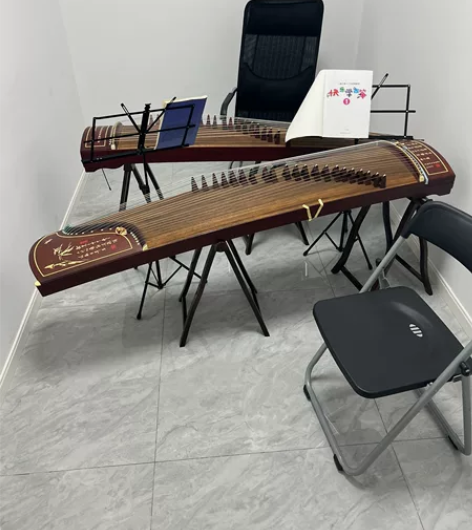 古筝2把 感兴趣的话点“我想要”和我私聊吧...