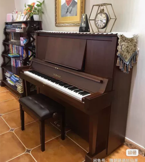 家里孩子考级用的韩国二手钢琴。考完10级了...