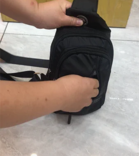 男士大胃王胸包，牛津料，防雨防水实用随身识...