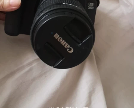 佳能单反相机700D，整机无任何维修，偶尔...