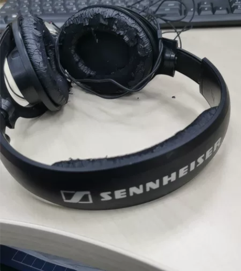 森海塞尔耳机  破损程度如图，耳机本身没什...