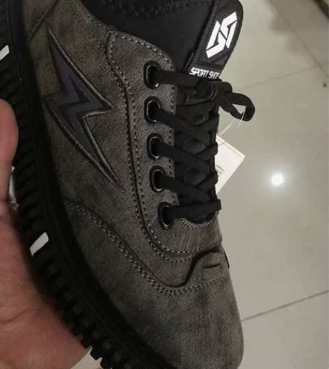 跃跑001！男士休闲运动鞋！全新44码！尾...