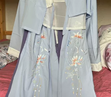 出一个汉服透明福袋299米，可单买，三套全...