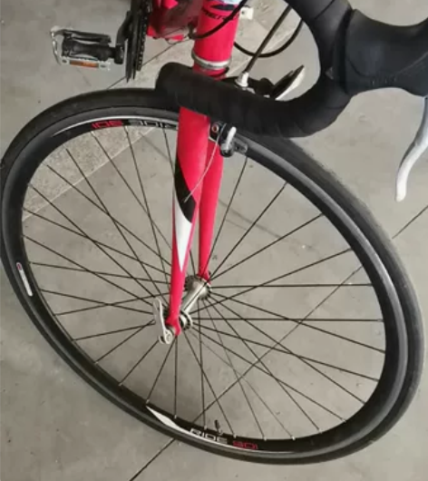 美利达r901限量版红色，上学用，毕业了无...