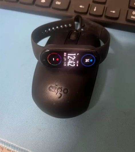 小米手环6，没盒子，送一条腕带 感兴趣的话...