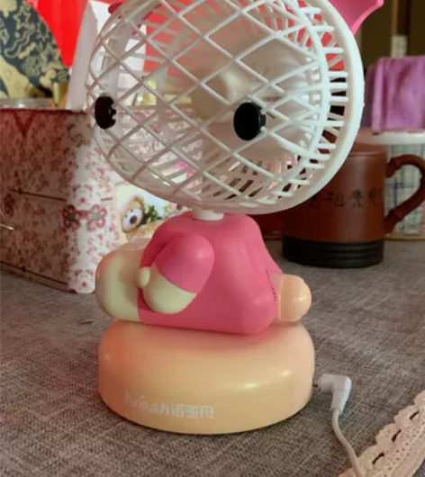 小风扇 办公室桌上便携式usb充电 有个地...